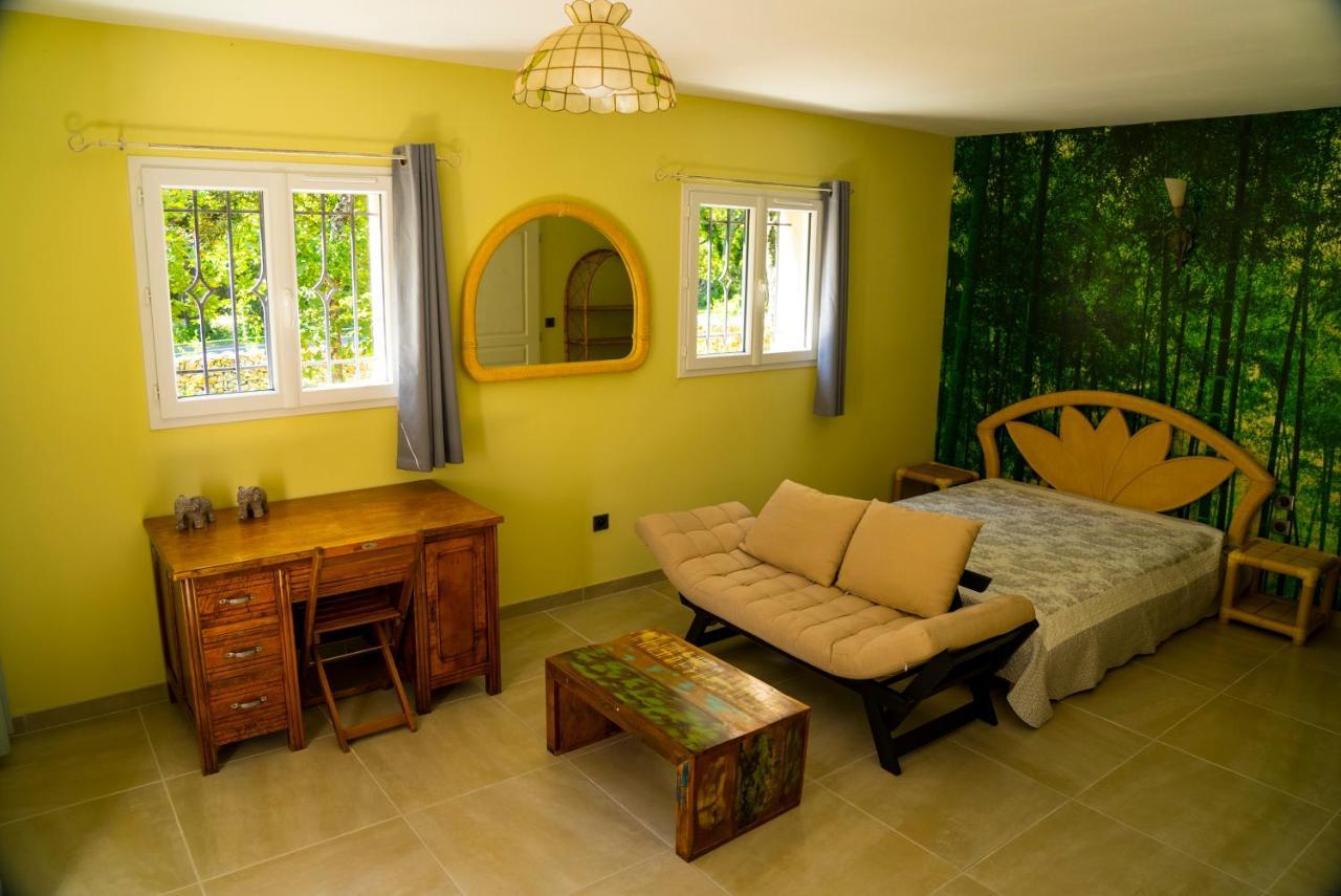Retour Aux Sources Villa Sauve Bagian luar foto