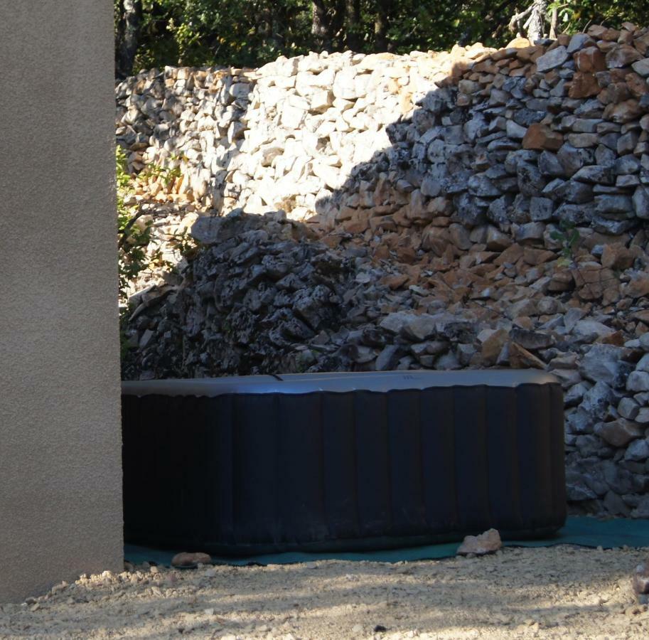 Retour Aux Sources Villa Sauve Bagian luar foto