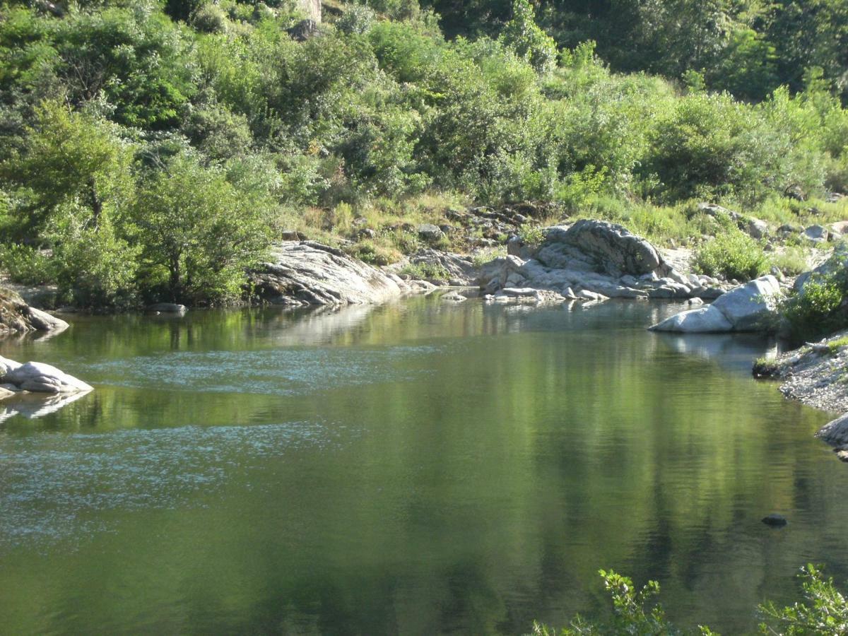 Retour Aux Sources Villa Sauve Bagian luar foto