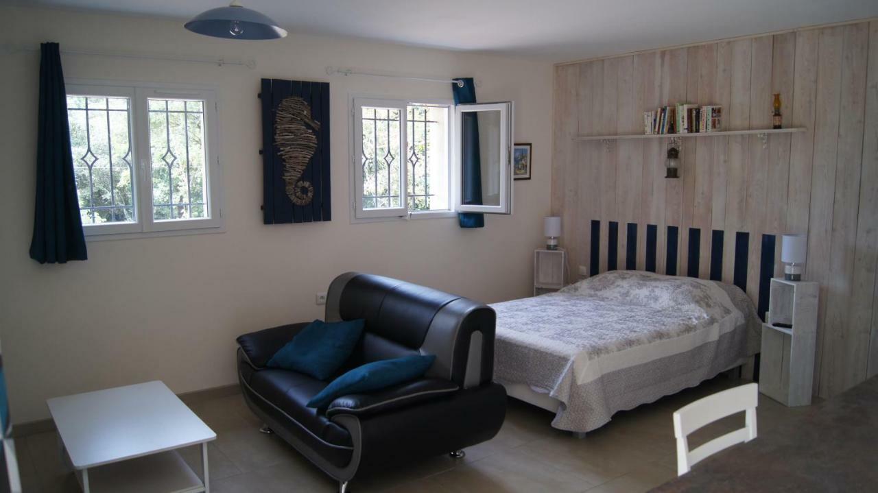 Retour Aux Sources Villa Sauve Bagian luar foto